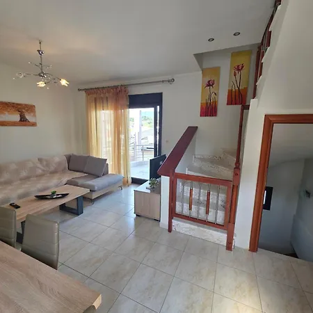 Anthemia Luxurious *